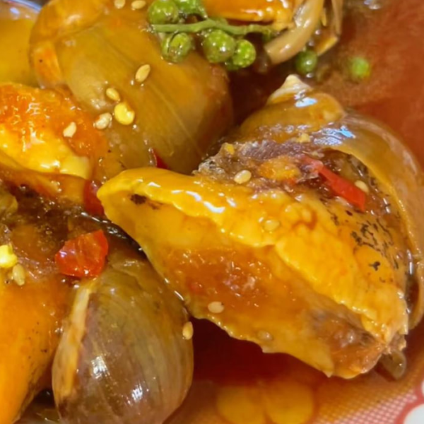 Sizzling Spicy Abalone Snails Buy one bucket, get one bucket free and a 350g taster pack.